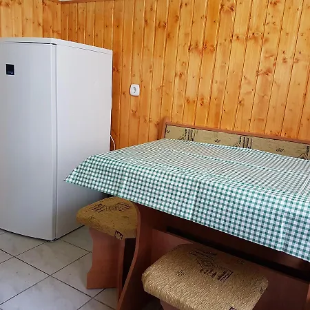 To Uti Vendeghaz Pensjonat Mezotur